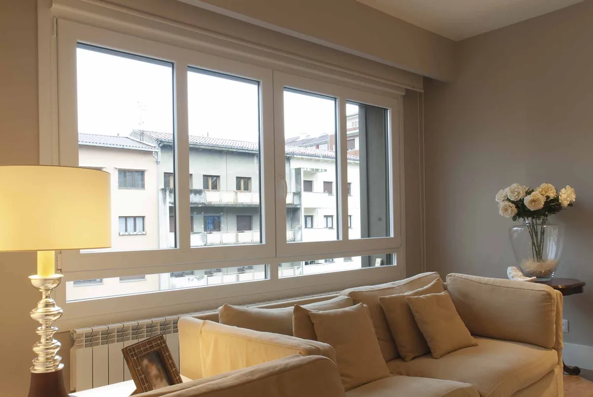 Ventanas de PVC instaladas por Echarrí Proyectos en Pamplona